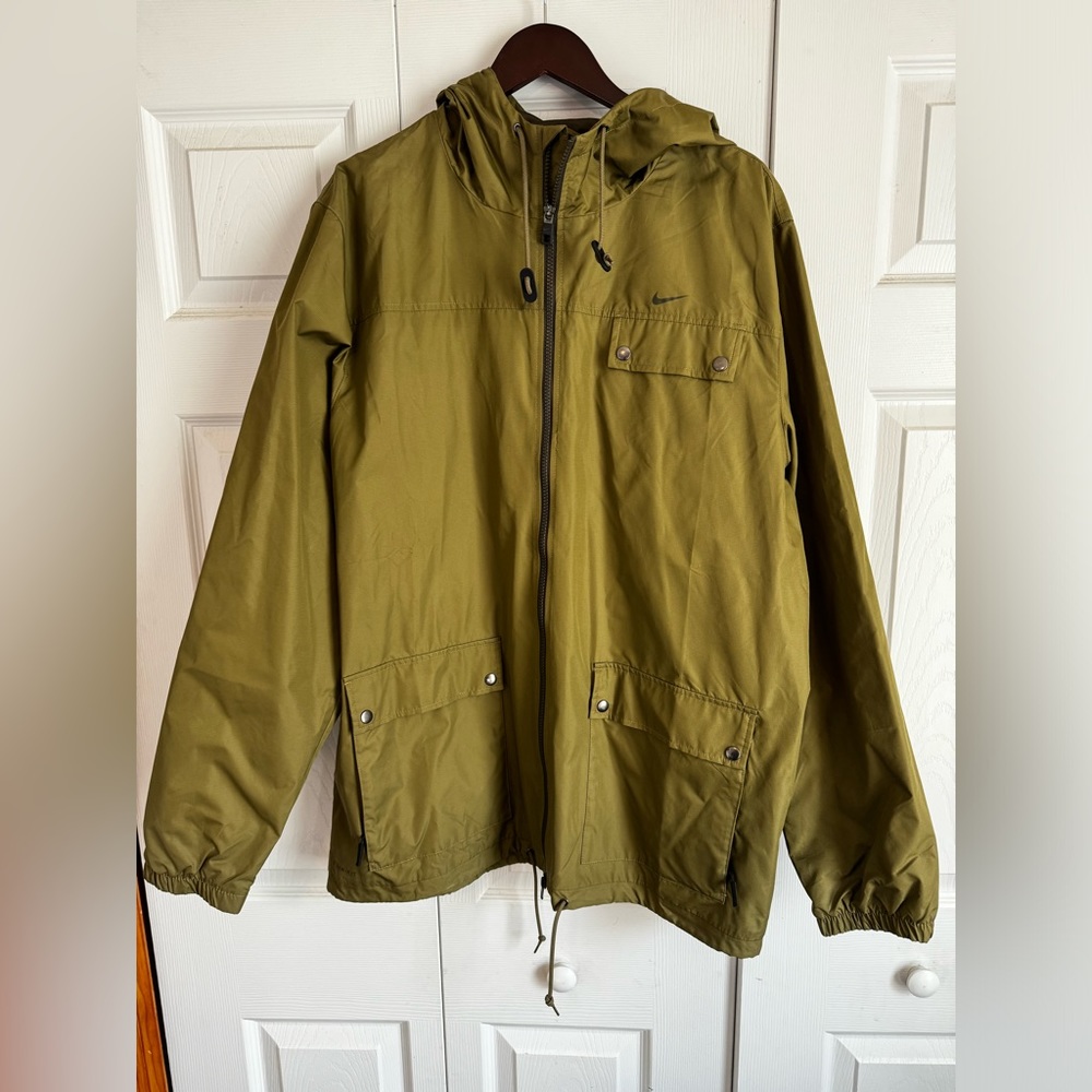 Nike Windbreaker (Size XXL)